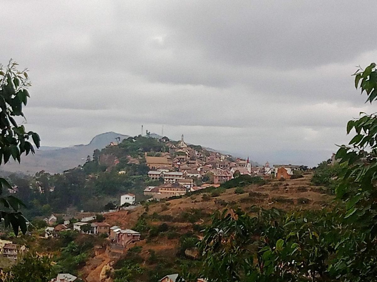 Chez Julienne Et Patrick Hotel Fianarantsoa Exterior photo